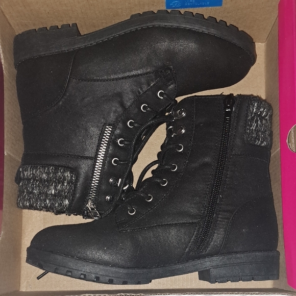 CeliaB Other - Women's Black Lace-Up Boots